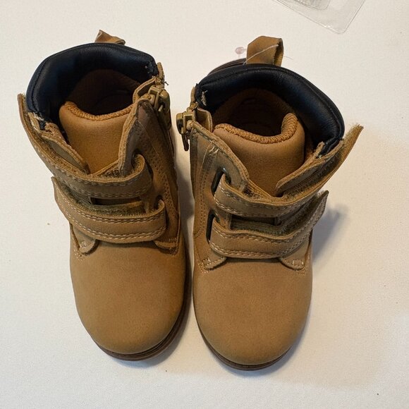 Wonder Nation Tucker Boot – Kids Size 6 – Wheat Color - Picture 2 of 6